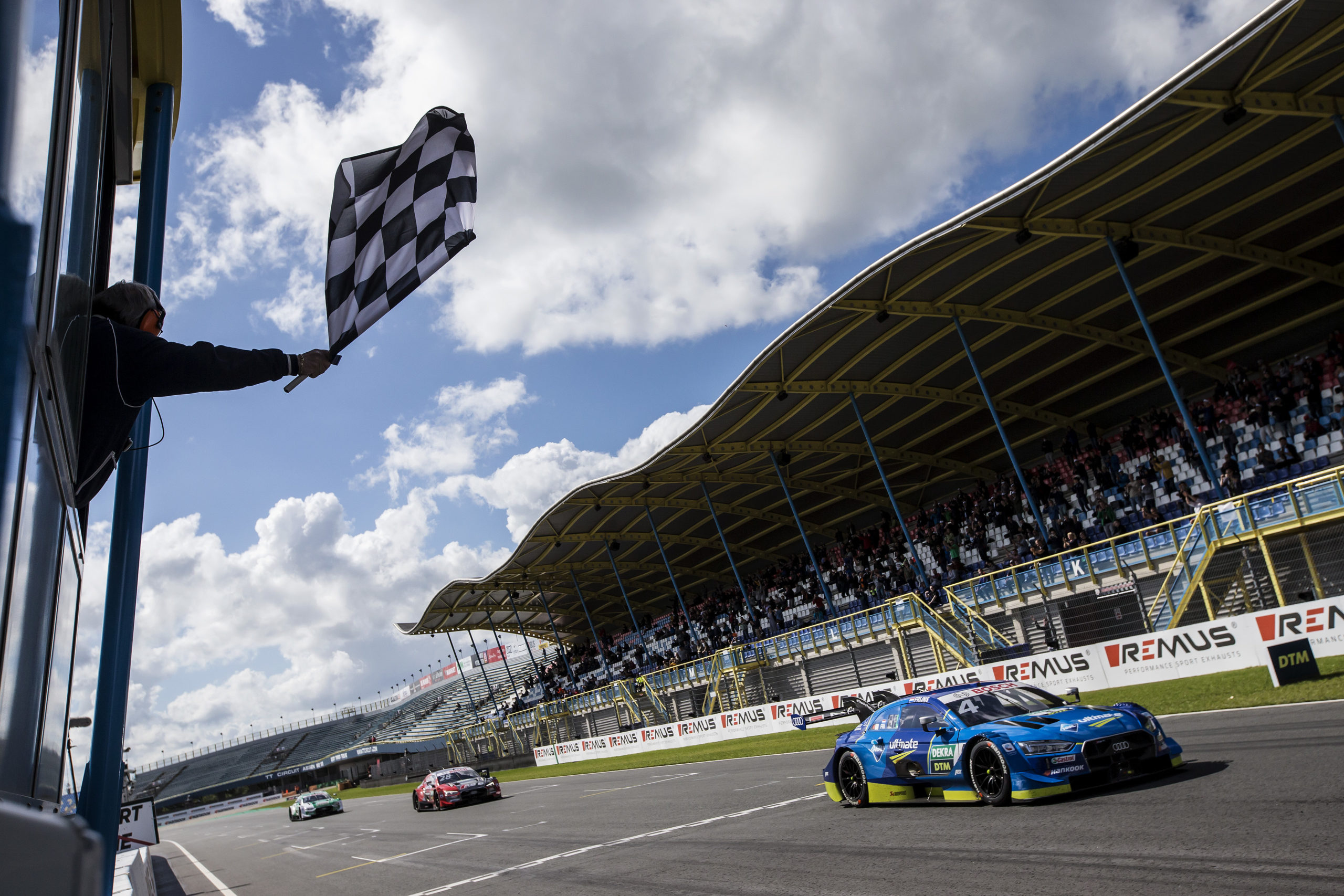 Chequered flag for 4 Robin Frijns (NED, Audi Sport Team Abt Sportsline, Audi RS 5 DTM), 2020 DTM Assen