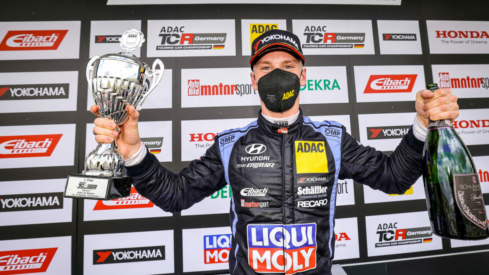 Tourenwagen: Luca Engstler gewinnt erstes Saisonrennen in Oschersleben