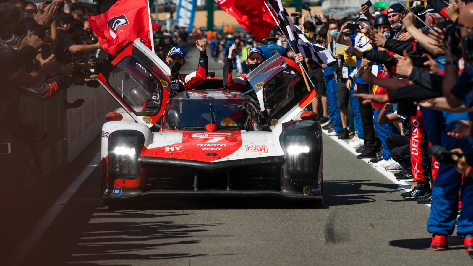24 Stunden Le Mans: Toyota holt vierten Le Mans-Sieg in Folge