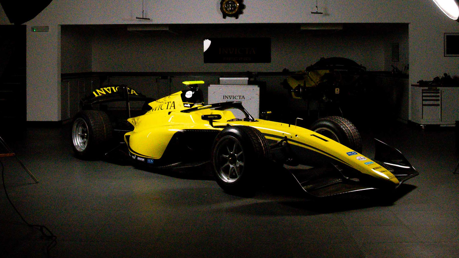 Invicta Racing reveals new driver lineup for 2026 F2 season