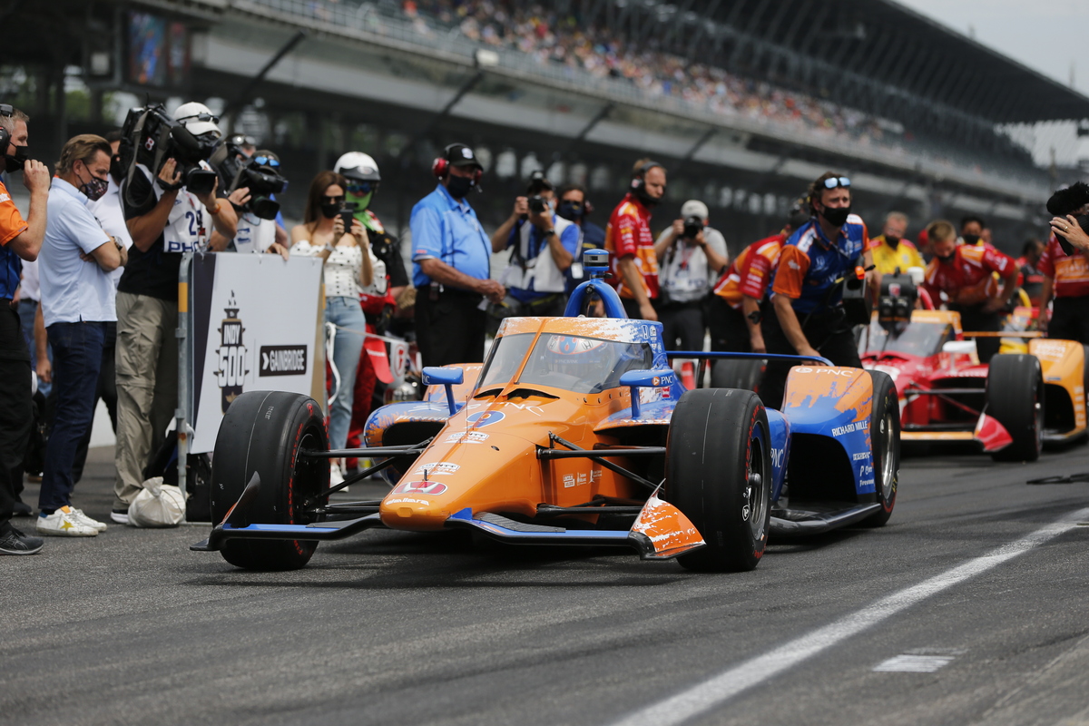 Scott Dixon secures Indy 500 pole position